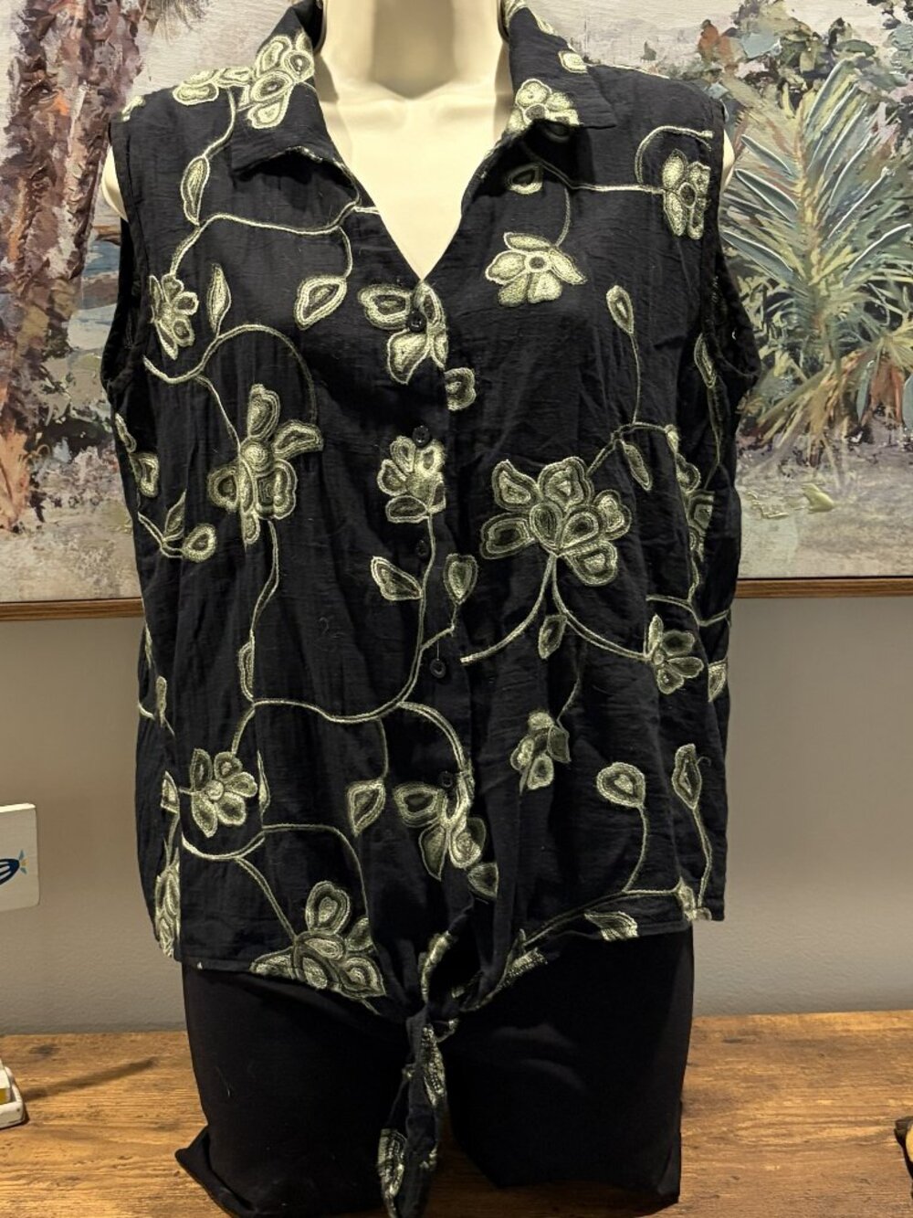 Cabana Cay Black and Green Sleeveless Floral Embroidered Top